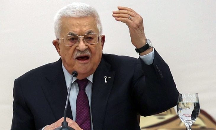 عباس: نؤيد نزع سلاح “حماس” وعملية 7 أكتوبر “مدانة وغير مقبولة”