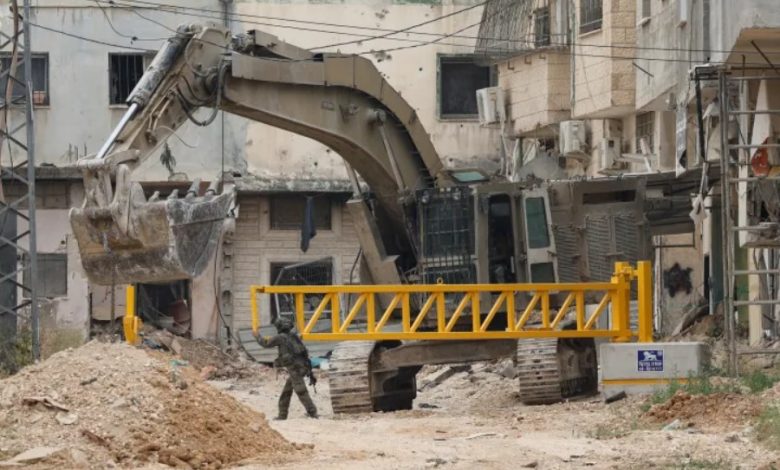 الاحتلال يخطر بهدم 104 منازل جديدة في مخيم طولكرم