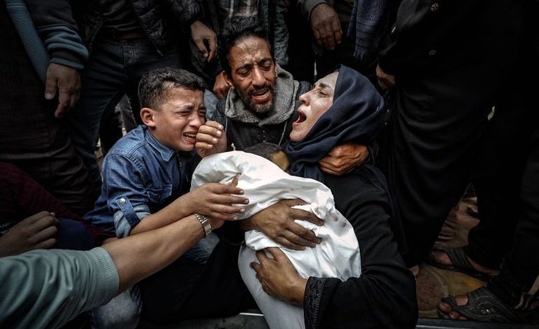 مرضى السرطان من غزة في مصر تحت رحمة ثالوث سفارة السلطة