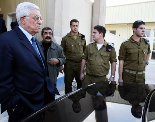 حسين الشيخ برسائل سرية لأمن الاحتلال: انهيار السلطة يهدد التنسيق الأمني