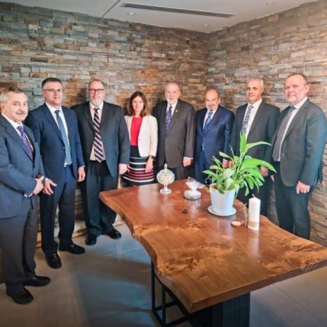 حين يصبح المال غطاءً للانحدار