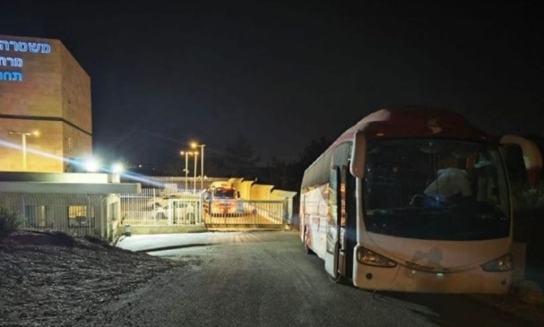 فضيحة.. الحافلة التي أقلت المستوطنين لقبر يوسف تابعة لشركة فلسطينية
