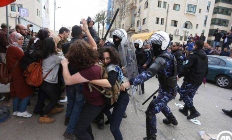 مجموعة حقوقية: السلطة رفعت وتيرة الاعتقالات بالضفة ضد متضامنين مع غزة