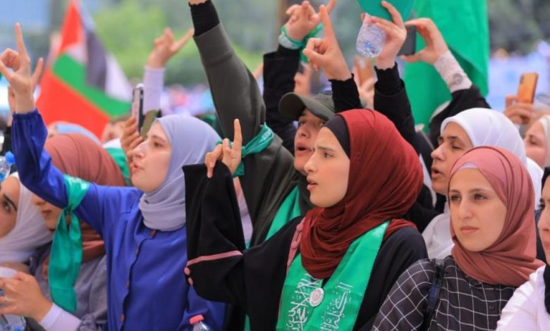 الأطر الطلابية في بيرزيت تنظم مسيرة نصرة لغزة وغضباً على حرب التجويع والإبادة