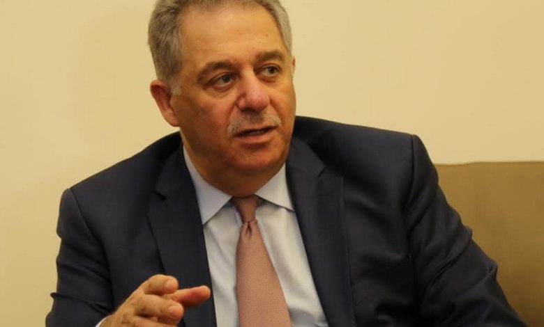 رفض فتحاوي لإقالة “عباس” سفير السلطة في بيروت “أشرف دبور”