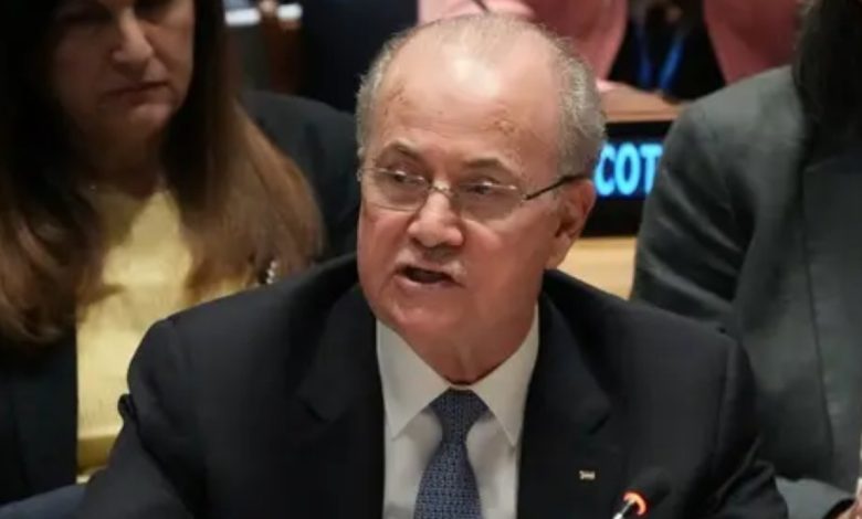 محمد مصطفى يدعم أهداف نتنياهو: على حماس إلقاء السلاح والتخلي عن غزة!