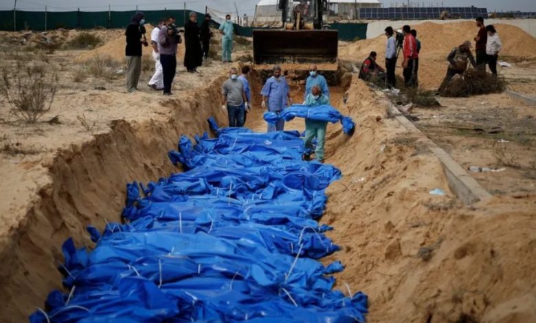 منظمة بتسيلم: “إسرائيل” تنفذ إبادة جماعية ضد سكان قطاع غزة