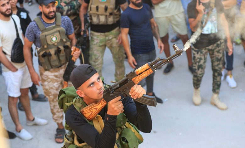 صراع فتح بلبنان يتصاعد.. مداهمات لمقار وتصفية حسابات مع قادة كبار