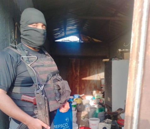 بالصور.. أجهزة السلطة تتفاخر بضبط متفجرات كانت تجهز لمقاومة الاحتلال