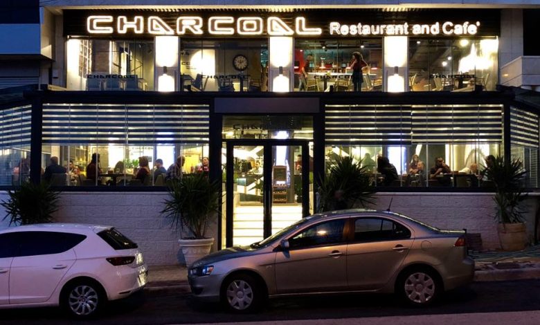 أكاديمي فلسطيني يصور حالة خذلان البعض لأهالي قطاع غزة المجوعين