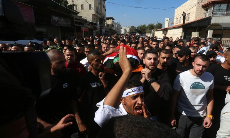 فراغ خطير بين السلطة والشباب.. انتقادات لتقويض الفضاء الديمقراطي