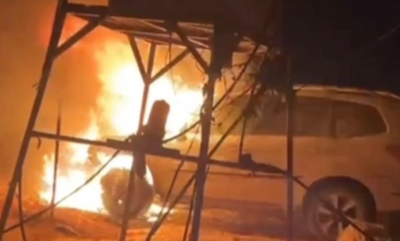 حماس: حرق المستوطنين لمركبة متضامنين أجانب في يطا نهج إجرامي وإرهابي