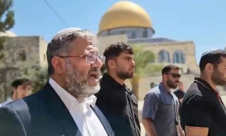 حماس: دعوات اقتحام الأقصى تصعيد خطير وندعو لشد الرحال والرباط فيه
