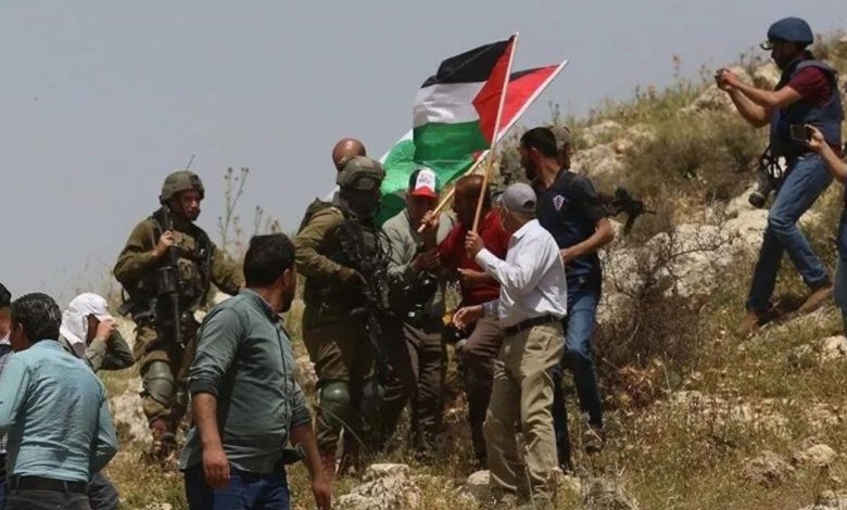 ناشط: ما يحدث في الضفة لا يختلف عن غزة من جرائم قتل وعدوان للاحتلال