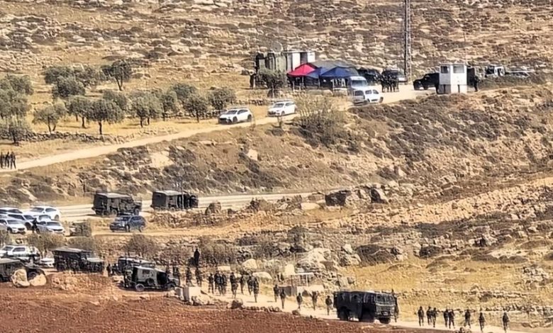 السلطة تشاهد بصمت.. عدوان واسع لجيش الاحتلال ومستوطنيه على قرية “المغير”