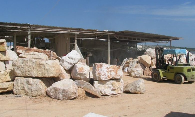 بلدية جنين تحذر من أضرار الكسارات وتطالب حكومة “مصطفى” بحل مشكلتها