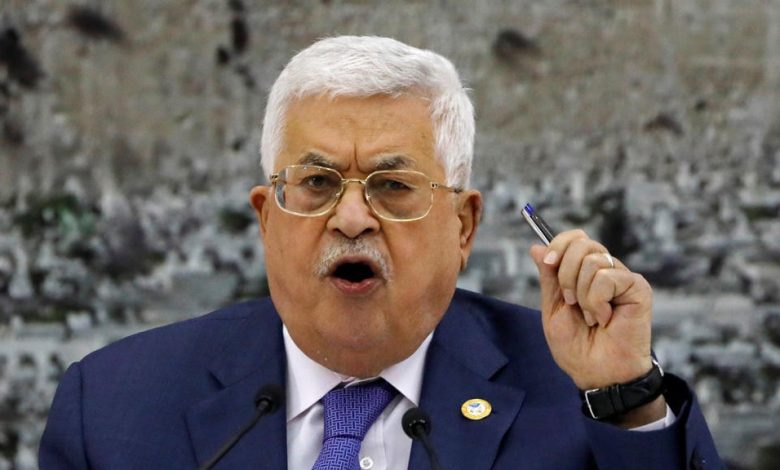 قيادي بفتح: عباس يهرب للأمام ويخطط لإعادة إنتاج الهيمنة
