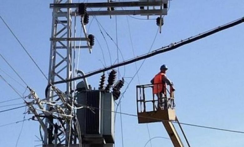 معاناة متواصلة.. مواطنو أريحا يشتكون من انقطاع التيار الكهربائي