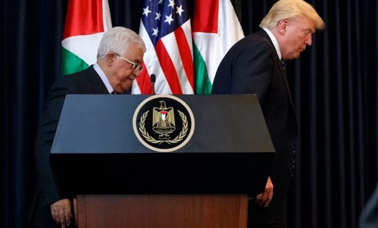رغم خضوع عباس.. قطع قناة التواصل بين إدارة ترامب والسلطة الفلسطينية