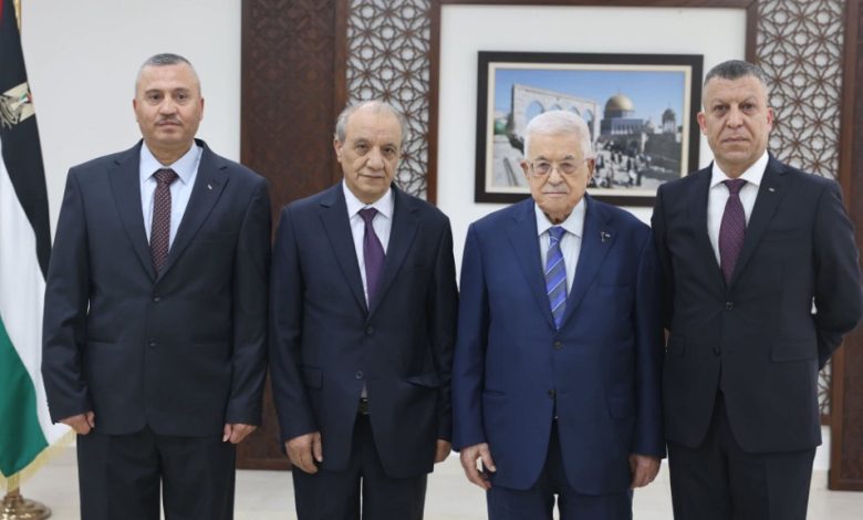 المجرمان “السكران والعدوي” يؤديان اليمين أمام عباس نائبين لـ”ماجد فرج”