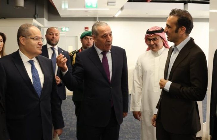 زار مقر قناة “العربية”.. حسين الشيخ يروج لنفسه خليجياً لتولي منصب الرئاسة