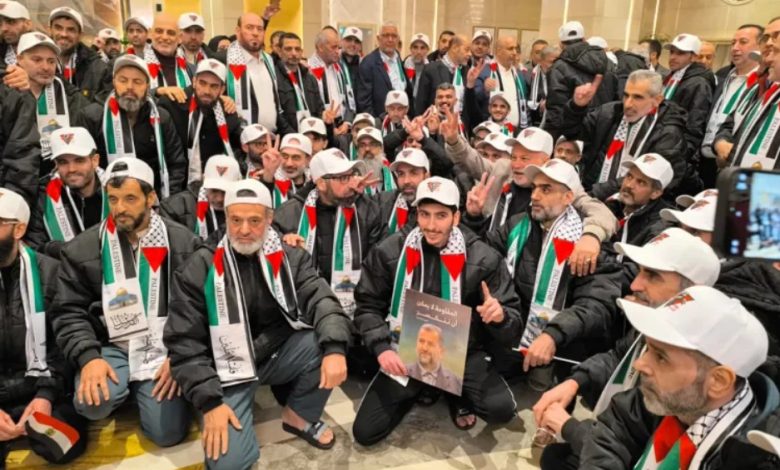 المحررون المبعدون لمصر: السلطة تخلت عنا وقطعت رواتبنا ولا تتواصل معنا