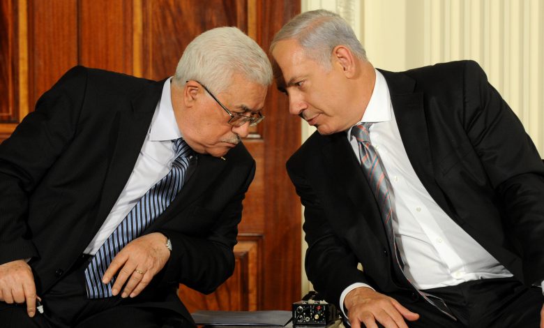 عباس ينطق بلسان نتنياهو ويطالب المقاومة في غزة بتسليم السلاح