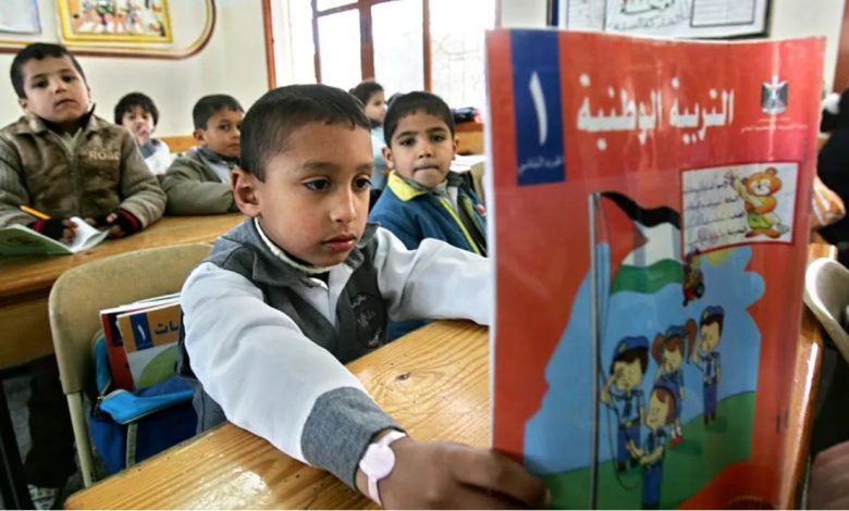 السلطة ترضخ للاحتلال وتحذف دروس فقه الجهاد من مادة التربية الإسلامية