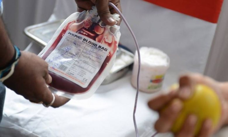 أهالي نابلس يواصلون حملات التبرع بالدم لأهالي قطاع غزة