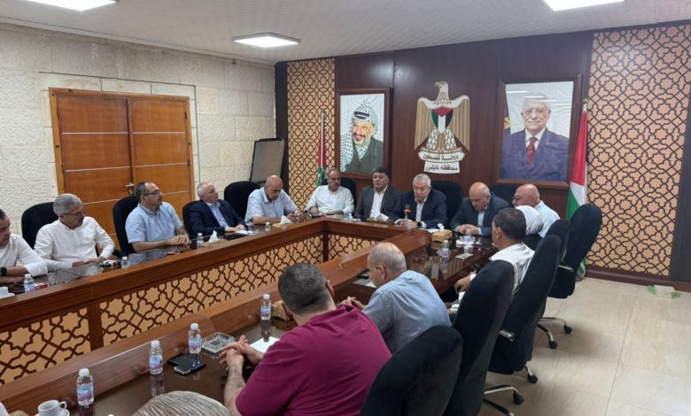 السلطة تناقش “الصمود” بنابلس وقراها تواجه وحيدة المستوطنين