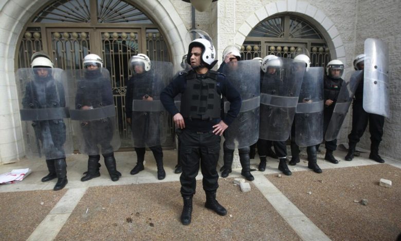 قمع وتغول.. أجهزة السلطة تواصل اختطاف شابين من جنين والخليل