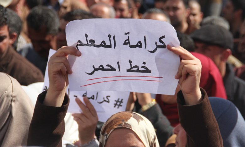 عضو بثوري فتح: أزمة الرواتب باتت تمس كرامة الموظفين والحكومة صامتة وتتفرج