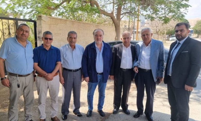 قبل شروط عودته المهينة.. ناصر القدوة يصل رام الله بعد أن حصل على عفو من “عباس”