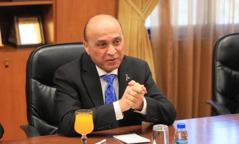 رام الله.. إقالة وزير المواصلات طارق زعرب بعد تلقيه رشوة بمليون دولار