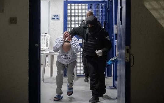 إعلام الأسرى: ما يجري في سجون الاحتلال بحق الأسرى جرائم تستوجب المحاسبة