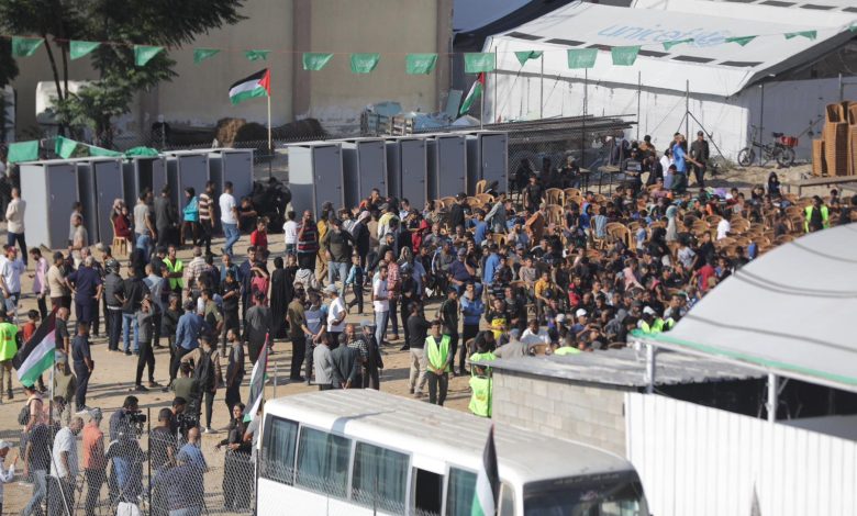 عيسى قراقع: المقاومة انتصرت على الاحتلال بتحرير الأسرى