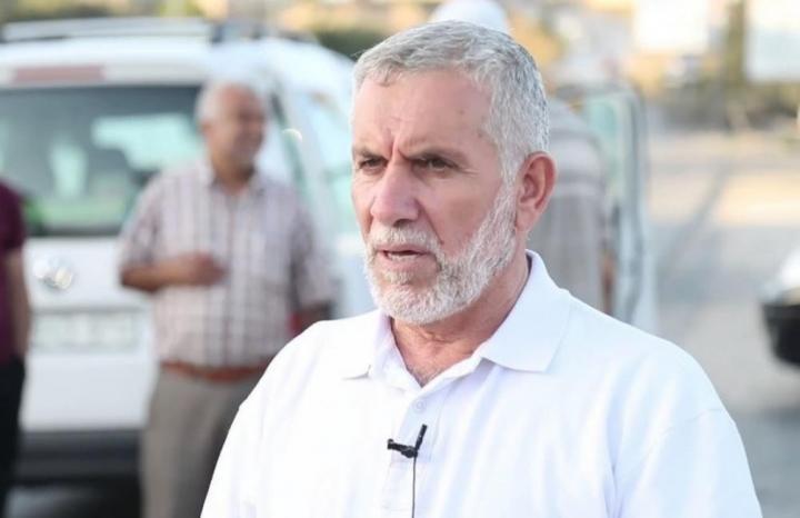 السجانون يعتدون على القيادي جمال الطويل لرفضه قول “شكراً” لضابط المعتقل