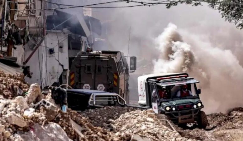 الاحتلال يواصل عدوانه على طوباس ويخطر بهدم 24 منزلاً في مخيم جنين