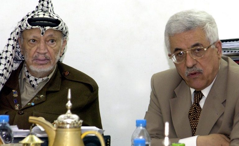 هكذا عطل عباس لجان التحقيق في وفاة الرئيس “عرفات”