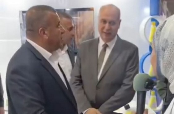 الضفة تأن تحت هجمات المستوطنين ووزراء السلطة يشاركون في إطلاق “معطر غسيل”!