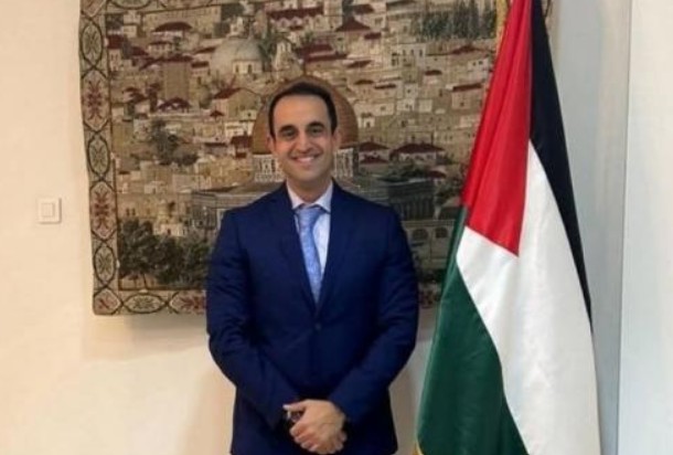 بعد فتح ملف فساد والده.. إنهاء مهام سفير السلطة في ألبانيا سامي مهنا