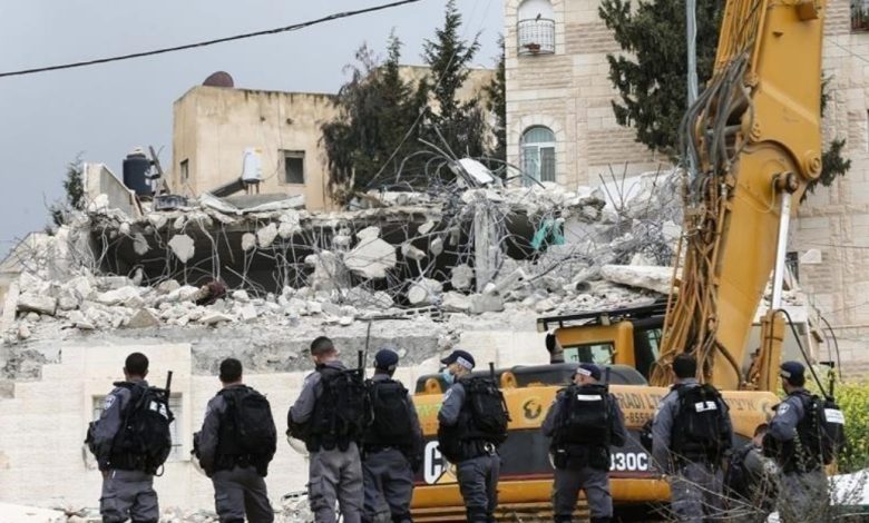 حماس: هدم منازل المقدسيين جريمة تهدف لاقتلاع الفلسطينيين من مدينتهم