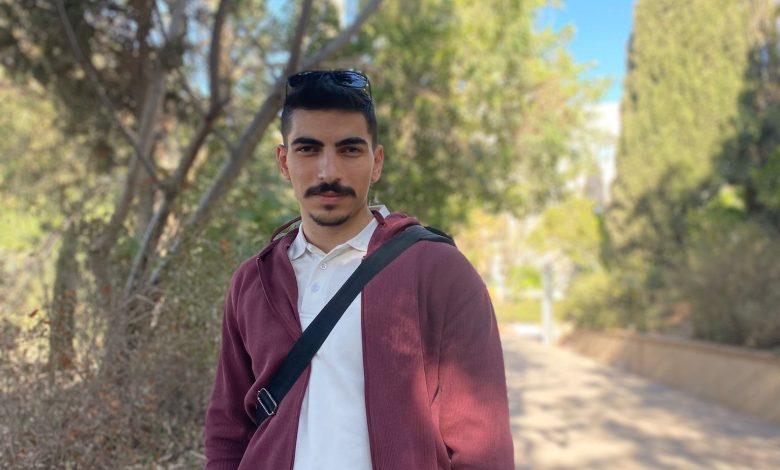 مهند قفيشة.. حرية مكبلة بين قيدي الاحتلال والسلطة