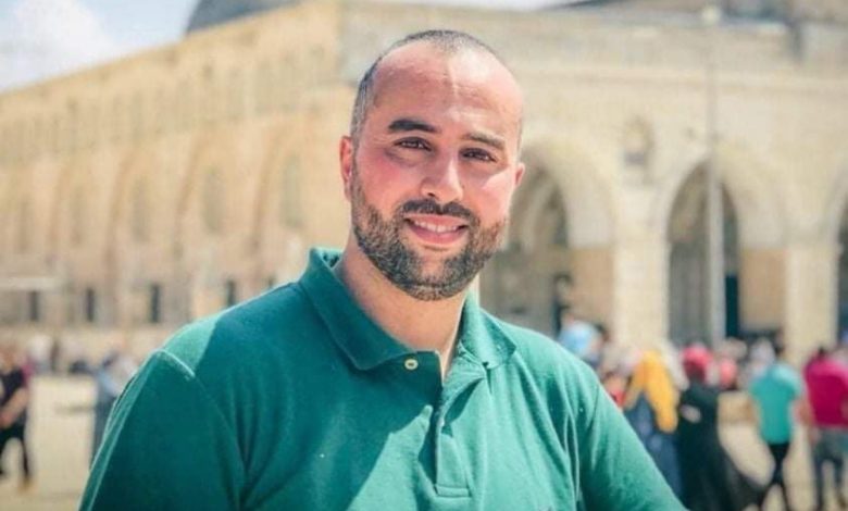 أجهزة السلطة تختطف الأسير المحرر أيمن أبو عرام من عمله برام الله