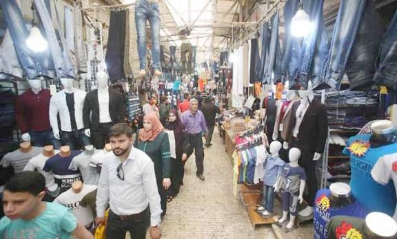 خبير اقتصادي: أسواق الضفة تعاني نقصاً في البضائع نتيجة تراجع الاستيراد