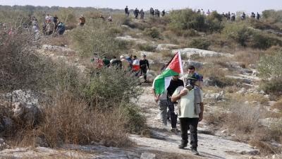 الفلسطينيون في الضفة الغربية.. كيف لا يتآكل الصمود؟