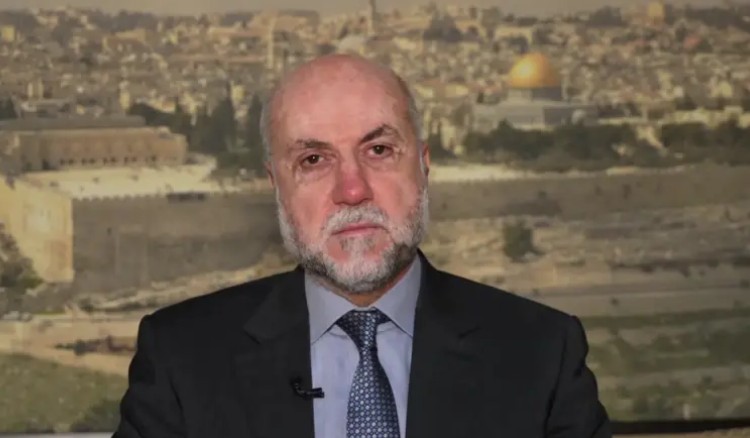 الهباش يشطح بعيداً: السلطة هي من ستنزع سلاح المقاومة