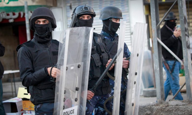 هل تحولت السلطة إلى ذراع أمنية للاحتلال والقطط السمان؟