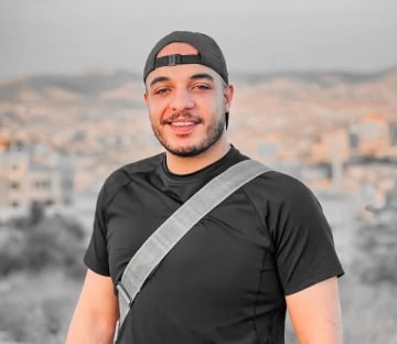 نقل معتقل سياسي من سجون السلطة إلى المستشفى إثر تدهور صحته