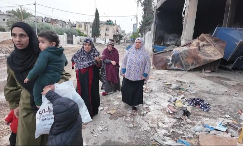 برد ومطر وقهر.. شتاء قاس يعري تخلي السلطة عن 40 ألف نازح بالضفة